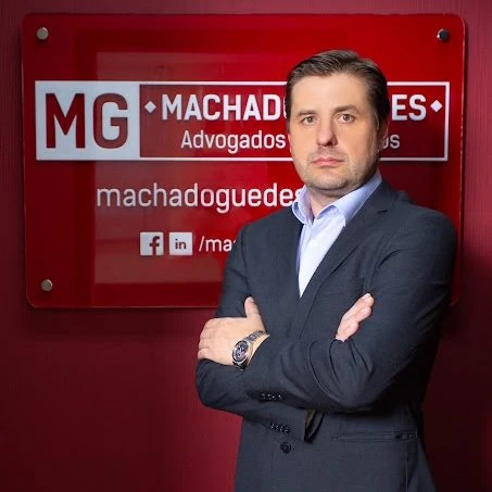 Imagem do profissional Andrigo Dubiela